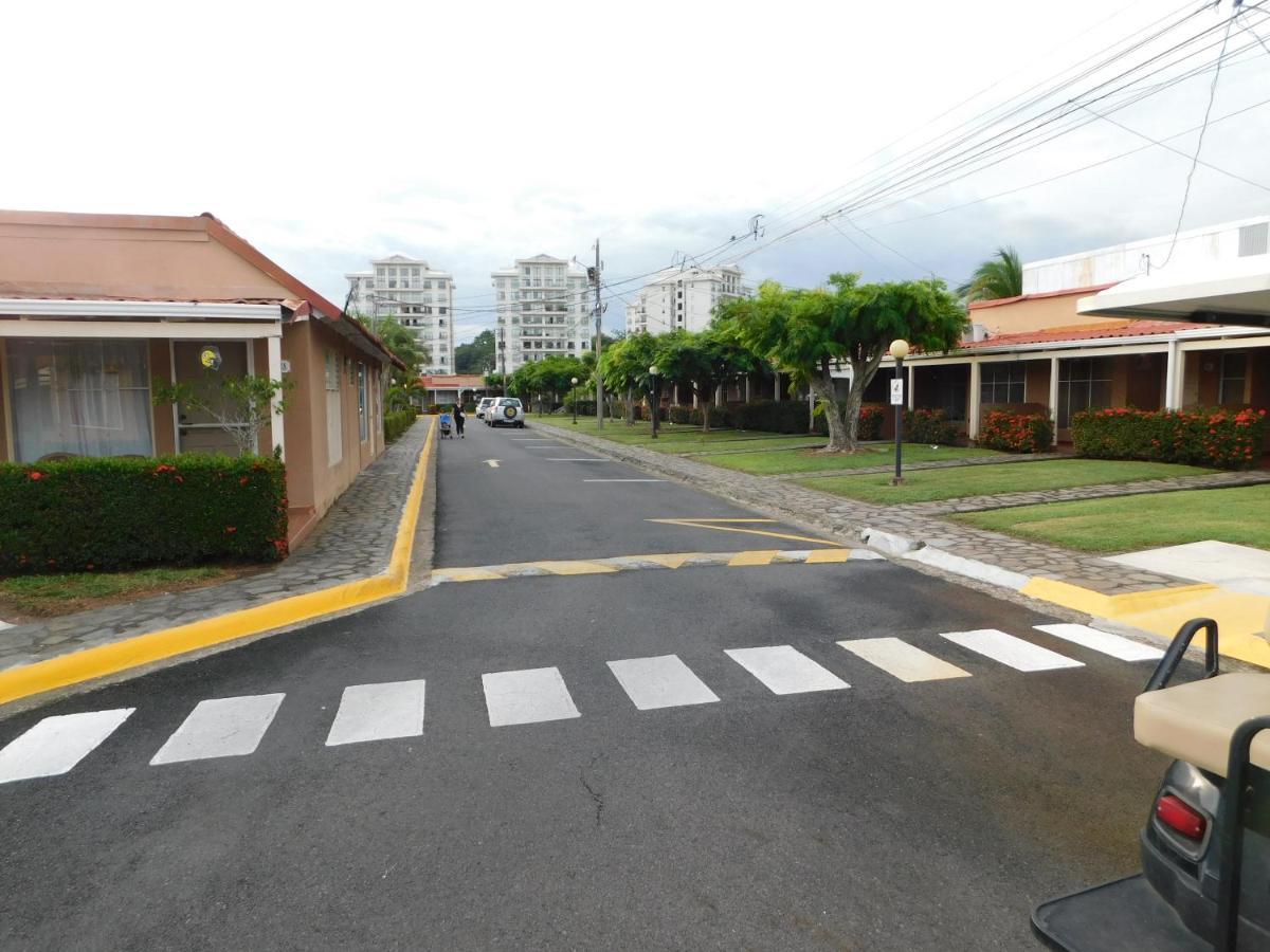 Condo Villa B27 Sleeps Five People - B28 Sleeps Six People - Price Includes Housekeeping Fees Not Taxes - Very Close To The Pool And Beach! Jaco Exterior photo